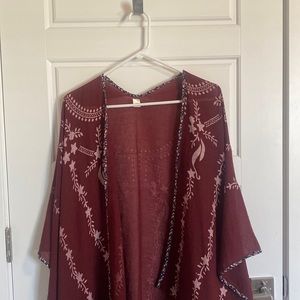 Beautiful, lightweight kimono. Very gently worn a couple of times.